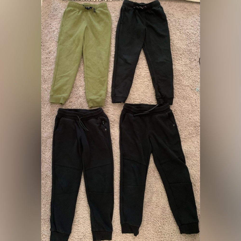 Four pairs boys jogger sweatpants target (Cat and Jack/ Art Class) Small 6/7 Guc